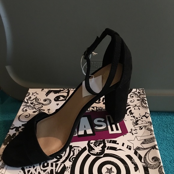 ❤️❤️ cute NWT black sandals 👡 very comfortable - Picture 4 of 5